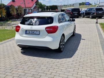 Mercedes Klasa A W176 Hatchback 5d 1.6 180 BlueEFFICIENCY 122KM 2012 Mercedes A 180 1.6 Benzyna Automat Bixenon Ledy, zdjęcie 10