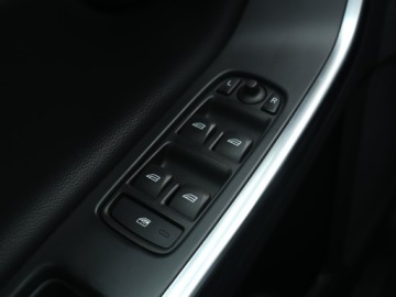 Volvo V60 I Kombi Facelifting 2.0 D3 DRIVE-E 150KM 2018 Volvo V60 D3 2.0, Automat, Navi, Klima, zdjęcie 16