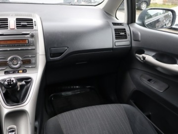 Toyota Auris I Hatchback 1.4 D-4D 90KM 2007 Toyota Auris 1.4 D-4D, Klima, Klimatronic,ALU, zdjęcie 7