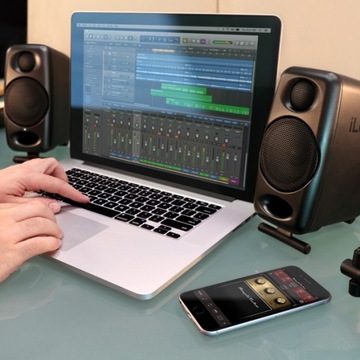 IK Multimedia iLoud Micro Monitor — пара активных мониторов