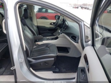 Chrysler Pacifica II 2023 Chrysler Pacifica Limited , 2023r., 3.6L 3.6 Benzyna 287KM, zdjęcie 8