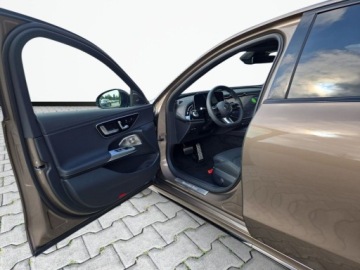 Mercedes Klasa E W214 Sedan 2.0 220d 197KM 2025 Mercedes-Benz Klasa E E 220d 4MATIC AMG Superscreen Burmester 4D Kamer, zdjęcie 9