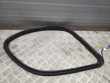 Mercedes-Benz GL X166 A1666700239 Tył prawa podgrzewane guma uszczelniająca