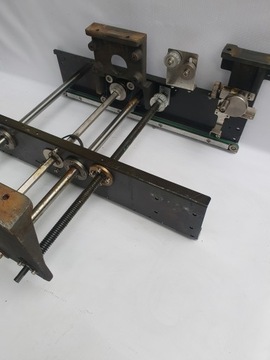 Осевой стол с ЧПУ с трапециевидным винтом 33 см, рабочий № B312