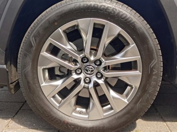 Toyota RAV4 V SUV Facelifting 2.5 Hybrid Dynamic Force 222KM 2025 Executive 2.5 Hybrid AWD 222KM | Podgrzewane fotele!, zdjęcie 16