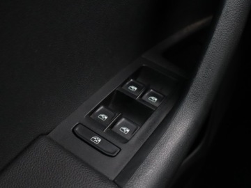 Skoda Octavia III Kombi 2.0 TDI CR DPF 150KM 2015 Skoda Octavia 2.0 TDI, DSG, Xenon, Bi-Xenon, zdjęcie 16