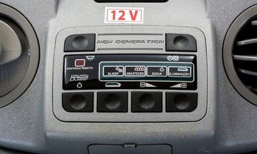 КОНДИЦИОНЕР С ВНУТРЕННЕЙ ПАНЕЛИ ДЛЯ ТРАКТОРА 12 В С ВОДОЙ НА КРЫШЕ