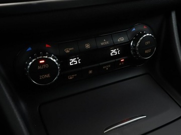 Mercedes GLA I Off-roader 2.0 250 211KM 2016 Mercedes GLA 250 Automat Sensation Panorama, zdjęcie 26