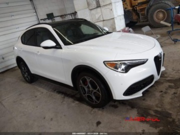 Alfa Romeo Stelvio SUV Facelifting 2.0 Turbo 280KM 2022 Alfa Romeo Stelvio 2022 r., 2,0L SPRINT AWD 2.0 Benzyna 280KM