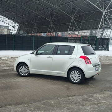 Suzuki Swift IV Hatchback 5d 1.3 92KM 2009 Suzuki Swift 1.3 Comfort dance, zdjęcie 9
