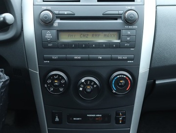 Toyota Corolla X Sedan Facelifting 1.4 D-4D 90KM 2013 Toyota Corolla 1.4 D-4D, Salon Polska, Klima, zdjęcie 11