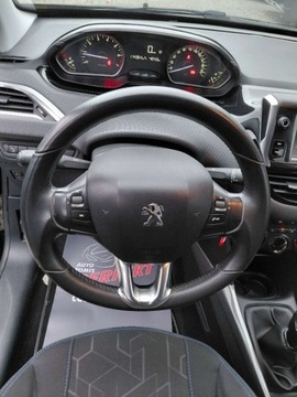 Peugeot 2008 I SUV Facelifting 1.2 PureTech 82KM 2018 Peugeot 2008 Tablet Kamera Klimatyzacja Sensor PDC 1.2 Benzyna 82KM, zdjęcie 11