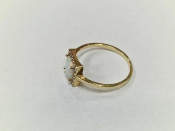 Złoty pierścionek damski/ 585/ 2.01g/R19.5/ Opalit