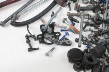 HONDA XRV 750 AFRICA КОМПЛЕКТ БОЛТОВ С ДВУМЯ ВИНТАМИ