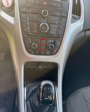 Opel Astra J GTC 1.7 CDTI ECOTEC 130KM 2013 Opel Astra Opel Astra 1.7 CDTI DPF Active 1.7 Diesel 130KM, zdjęcie 13