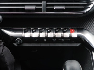 Peugeot 3008 I Crossover Facelifting 1.2 PureTech 130KM 2016 Peugeot 3008 1.2 PureTech, Salon Polska, zdjęcie 16