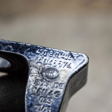 PORSCHE MACAN (95B) 2016 PRAVÁ STRANA PANT HORNÍ DVEŘE ZADNÍCH