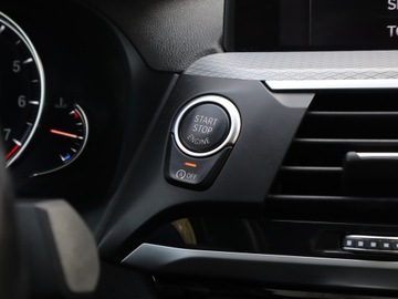 BMW X4 G02 SUV 20i 184KM 2018 BMW X4 xDrive20i, Salon Polska, Serwis ASO, 4X4, zdjęcie 19