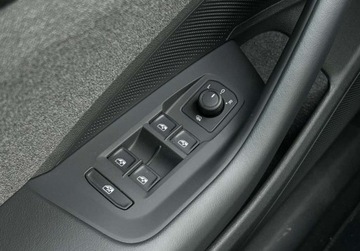 Volkswagen Passat B8 Variant Facelifting 1.5 TSI EVO 150KM 2025 Volkswagen Passat Basic Pakiet Zimowy, ACC, Kamera, Indukcyjna ladowarka,, zdjęcie 19