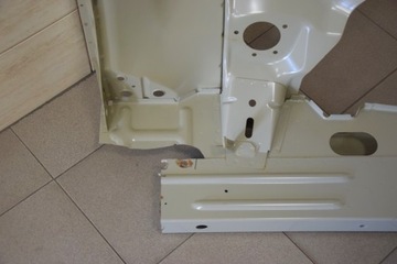 СПРИНТЕР II 07-18 W906 ЛЕВАЯ ЧЕТВЕРТЬ ЗАГЛУШИТЕЛЬНОЙ РАМКИ