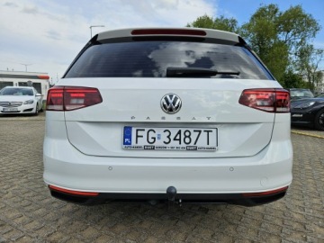 Volkswagen Passat B8 Variant 2.0 TDI BlueMotion SCR 150KM 2019 Volkswagen Passat Variant 2,0 diesel 150KM DSG LED, zdjęcie 16