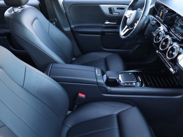 Mercedes GLB SUV 1.3 200 163KM 2022 Mercedes GLB GLB 200 4MATIC, Salon Polska, zdjęcie 8