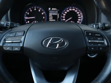 Hyundai Kona I Crossover 1.6 T-GDI 177KM 2019 Hyundai Kona 1.6 T-GDI, Salon Polska, zdjęcie 17
