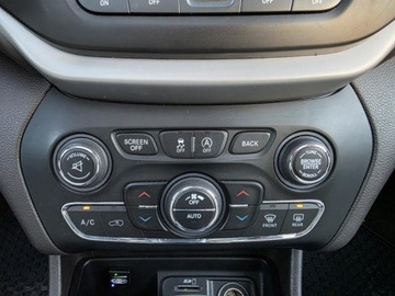 Jeep Cherokee V Terenowy 3.2 V6 272KM 2017 JEEP CHEROKEE Overland V6 3.2l benzyna 272KM 4X4 Salon PL LPG Wentylacja, zdjęcie 16