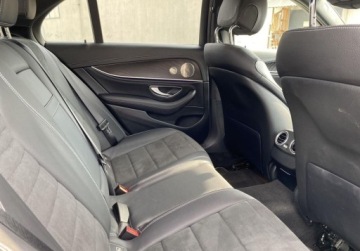 Mercedes Klasa E W214 Sedan 2.0 220d 197KM 2023 Mercedes-Benz Klasa E 220 d 4Matic 9G-TRONIC Avantgarde 2.0 Diesel 197KM, zdjęcie 13