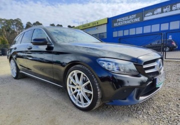Mercedes Klasa C W205 Kombi Facelifting 2.0 220d 194KM 2018 Mercedes-Benz Klasa C Mercedes-Benz Klasa C 220 d 9G-TRONIC Avantgarde 2.0, zdjęcie 1