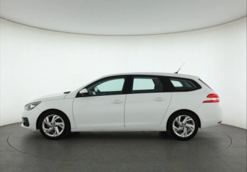 Peugeot 308 II SW Facelifting 1.2 PureTech 110KM 2018 Peugeot 308 1.2 PureTech, Klima, Tempomat, zdjęcie 2