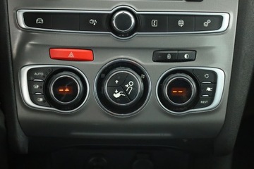 Citroen C4 II Hatchback 5d Facelifting 1.6 VTi 120KM 2015 Citroen C4 1.6 VTi, Salon Polska, VAT 23%, Klima, zdjęcie 9