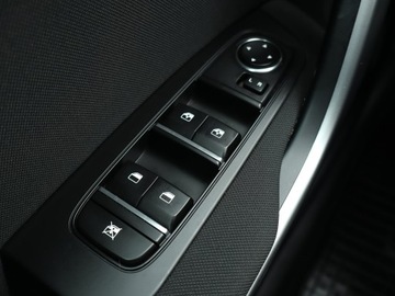 Kia Ceed III Hatchback Facelifting  1.5 T-GDI 160KM 2022 Kia Ceed 1.5 T-GDI MHEV, Salon Polska, zdjęcie 16