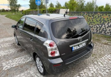 Toyota Corolla Verso AR10 1.8 i 130KM 2008 Toyota Corolla Verso Toyota Corolla Verso 1.8 Premium 7os 1.8 Benzyna, zdjęcie 13
