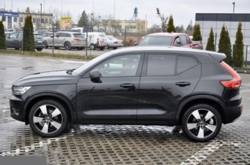 Volvo XC40 Crossover Facelifting 2.0 B3 163KM 2022 Volvo XC 40 MOMENTUM 2.0 benzyna 163KM 2022r, zdjęcie 4