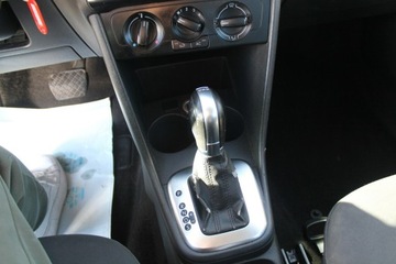 Volkswagen Polo V Hatchback 5d 1.6 TDI-CR DPF 90KM 2011 Volkswagen Polo ROK 2011 POJ 1,6 90 KM, zdjęcie 16