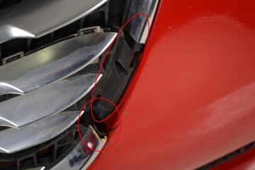 CHRYSLER YPSILON PŘEDNÍ NÁRAZNÍK ČERVENÝ 1.2 2013 RHD