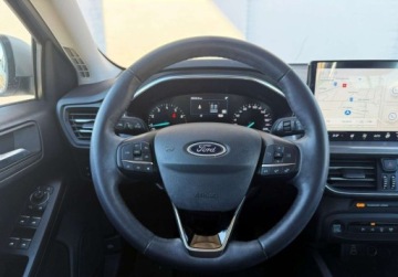 Ford Focus IV Hatchback Facelifting 1.0 EcoBoost 125KM 2022 Ford Focus 1.0 EcoBoost 125KM MT6 Titanium Salon PL ASO I-wszy wlasciciel, zdjęcie 15