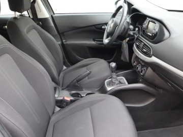 Fiat Tipo II Hatchback 1.4 95KM 2017 Fiat Tipo 1.4 16V, Salon Polska, Klima, Parktronic, zdjęcie 8