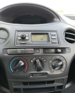 Toyota Yaris I 2003 Toyota Yaris Toyota Yaris Benzyna 65KM, zdjęcie 9