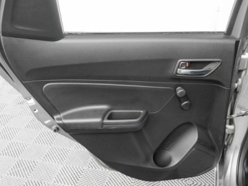 Suzuki Swift VI Hatchback Facelifting 1.2 DualJet SHVS 83KM 2021 Suzuki Swift WD2293S#1.2 Dualjet SHVS Premium CVT, zdjęcie 19