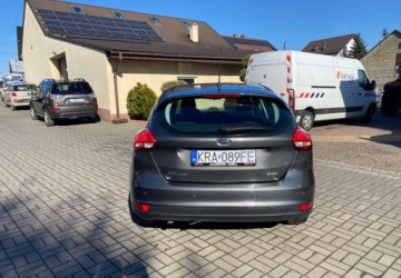 Ford Focus III Sedan Facelifting 1.0 EcoBoost 125KM 2015 Ford Focus FORD FOCUS Benzyna 125KM, zdjęcie 4