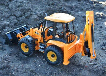 ЭКСКАВАТОР-ПОГРУЗЧИК С ДИСТАНЦИОННЫМ УПРАВЛЕНИЕМ JCB + ДИСТАНЦИОННЫЙ