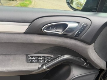 Porsche Cayenne II SUV 4.8 V8 420KM 2014 Porsche Cayenne GTS 4.8 V8 420KM 4x4 2014r, zdjęcie 36