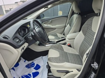 Volvo V40 II Hatchback Facelifting 2.0 D3 150KM 2016 Volvo V40 led*RDesign*Bezwypadkowy, zdjęcie 8