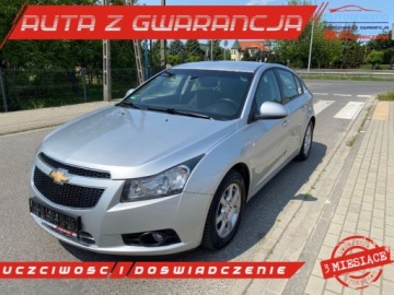 Chevrolet Cruze Sedan 2.0 VCDI 16V DOHC 163KM 2012 Chevrolet Cruze NAWIGACJA PARKTRONIC TYL TEMPOMAT NOWE TARCZE SWIECE KOMPL