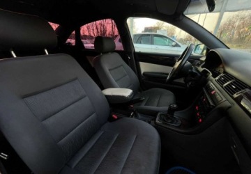 Audi A6 C5 Sedan 2.5 V6 TDI 150KM 1998 Audi A6 Limousine Audi A6 C5 2.5 TDI V6 PODGRZEWANE FOTELE Opony Zimowe, zdjęcie 6