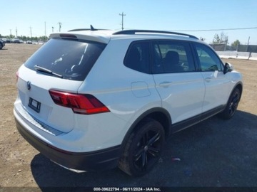 Volkswagen Tiguan II 2021 Volkswagen Tiguan 2021r., 2.0L 2.0 Benzyna 184KM, zdjęcie 3