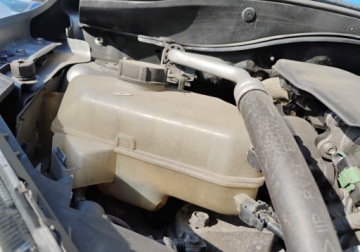 Mazda 2 II 2010 Mazda 2 122010r, 1.6 Benzyna. Lekko uszkodzony przod. Jezdzi. 1.6 90KM, zdjęcie 17