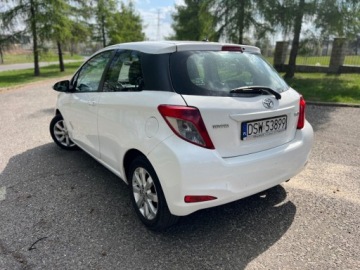 Toyota Yaris III Hatchback 5d 1.0 VVT-i 69KM 2013 Toyota Yaris Toyota Yaris 1.0 69KM Salon PL 022014 Benzyna 69KM, zdjęcie 4